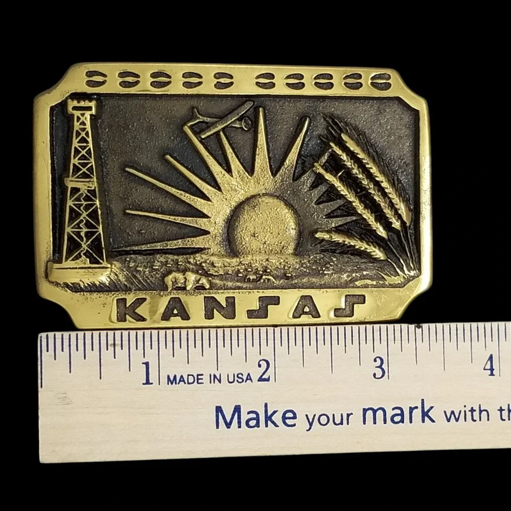 Vintage 1979 Kansas Solid Brass Belt Buckle Heritage Mint Ltd Oil Wheat‎ 10-1858